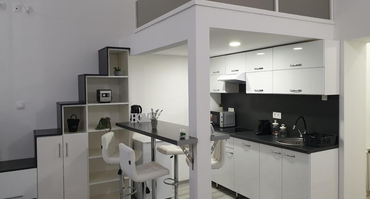 Belvarosi Apartman 2 Apartment Miskolc Luaran gambar