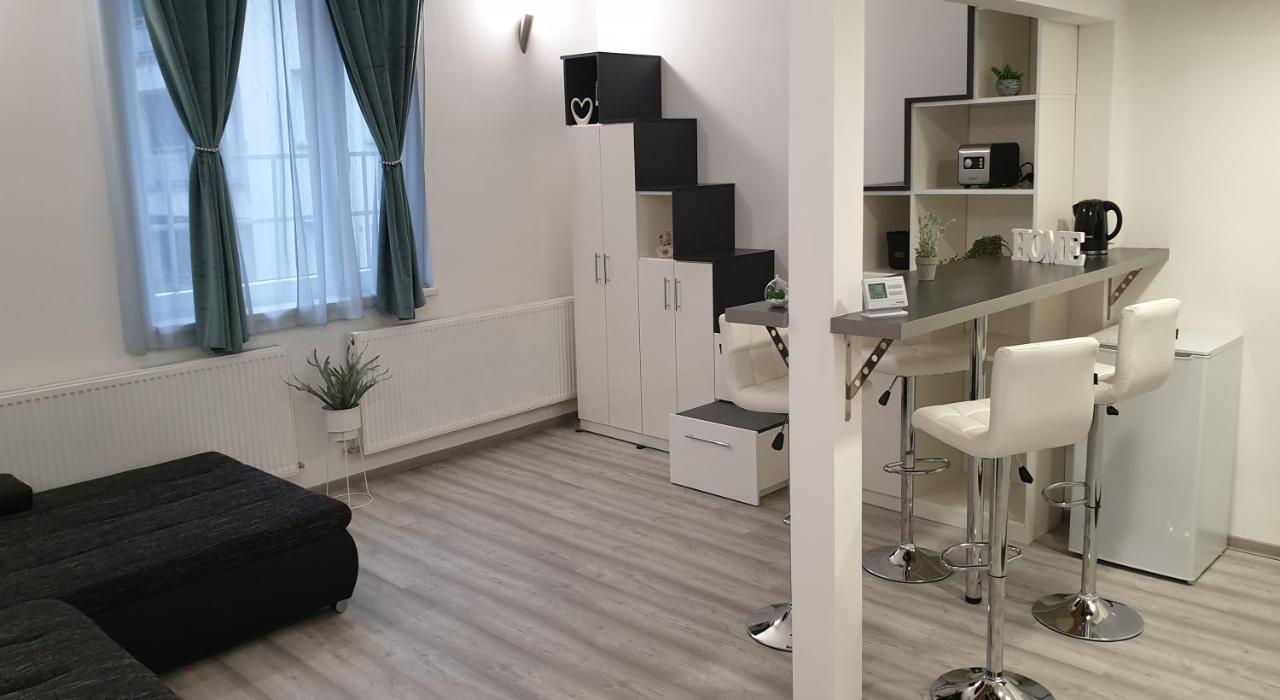 Belvarosi Apartman 2 Apartment Miskolc Luaran gambar