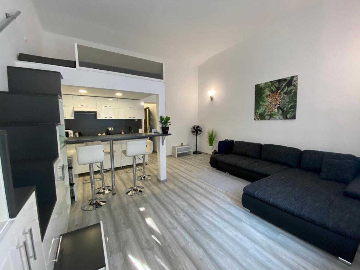 Belvarosi Apartman 2 Apartment Miskolc Luaran gambar